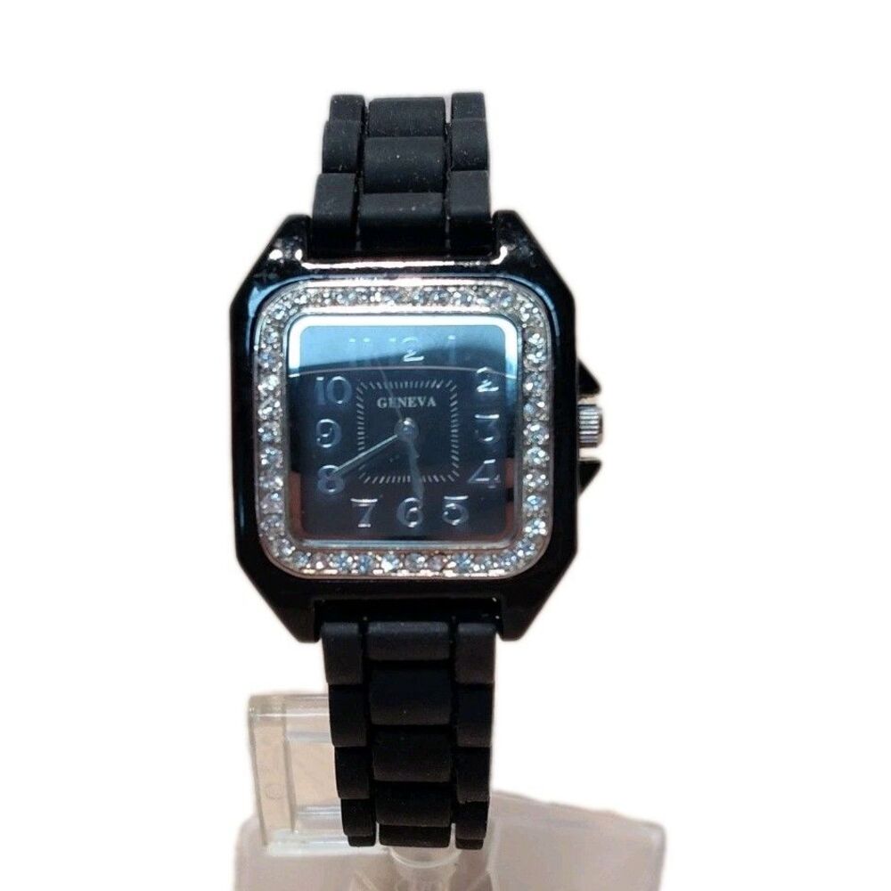 Geneva Analog‎ Wristwatch with a Silicone Buckle Band and Quartz Movement